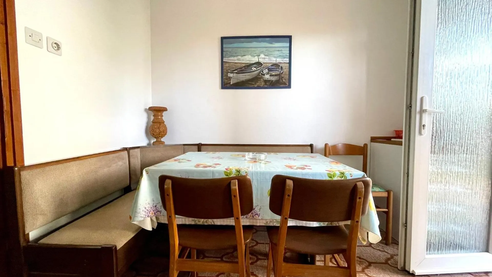Apartments Silvana 乌马格
